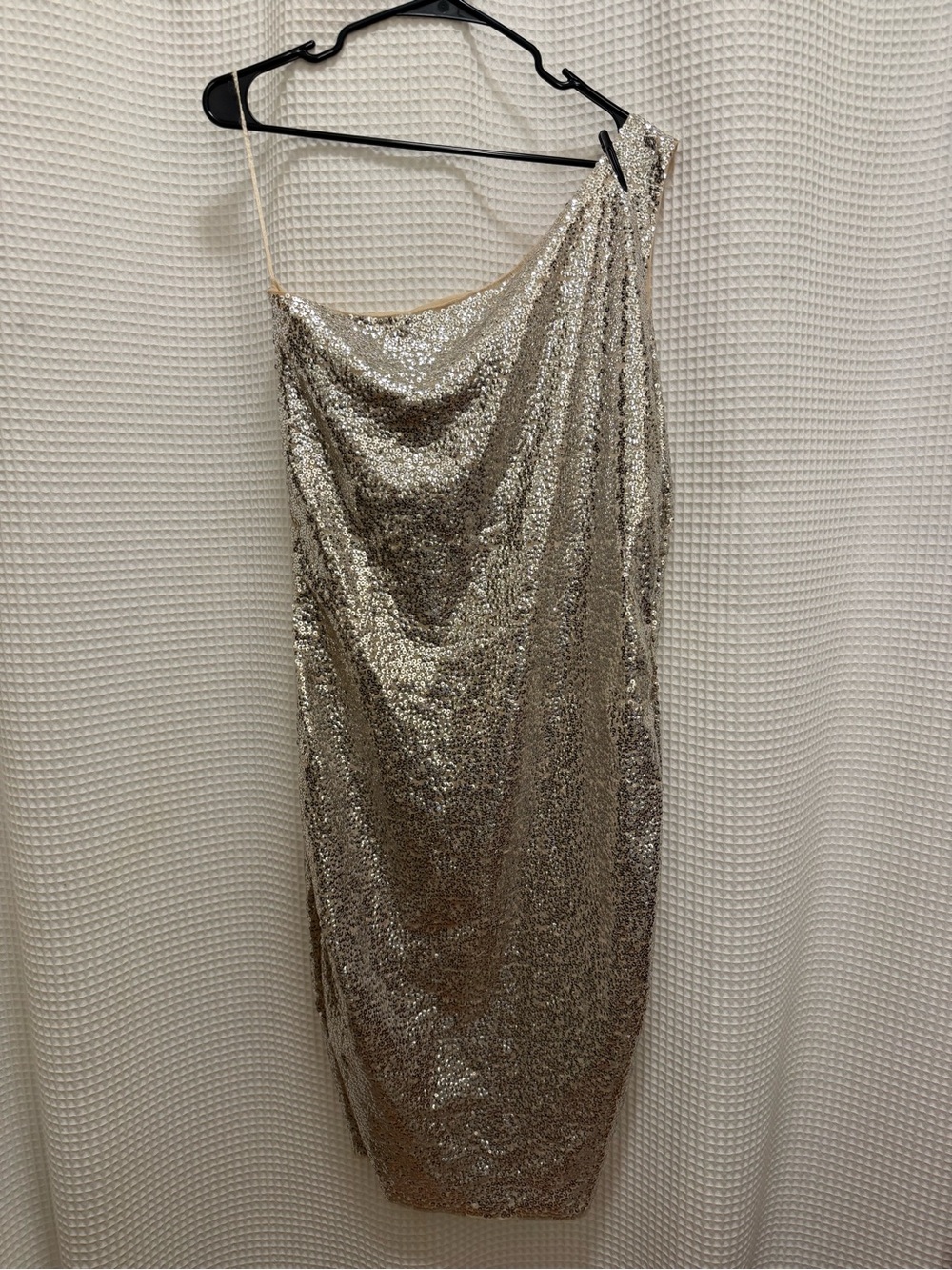 Michael Kors Gold Sequin One-Shoulder Cocktail Dress - Picture 5 of 7